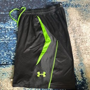 Men’s Under Armour athletic shorts.  Gently used. Sz med.